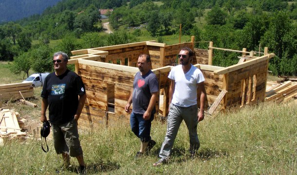 Zan Marjanovic i Radomir Stojic posjetili gradiliste crkve